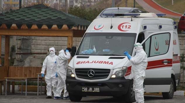 Sağlık çalışanlarının performans ödemeleri 3 ay üst tavandan yapılacak