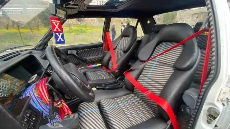 Dışı Tofaş, içi BMW otomobiline gözü gibi bakıyor Dışı Tofaş, içi BMW otomobiline gözü gibi bakıyor