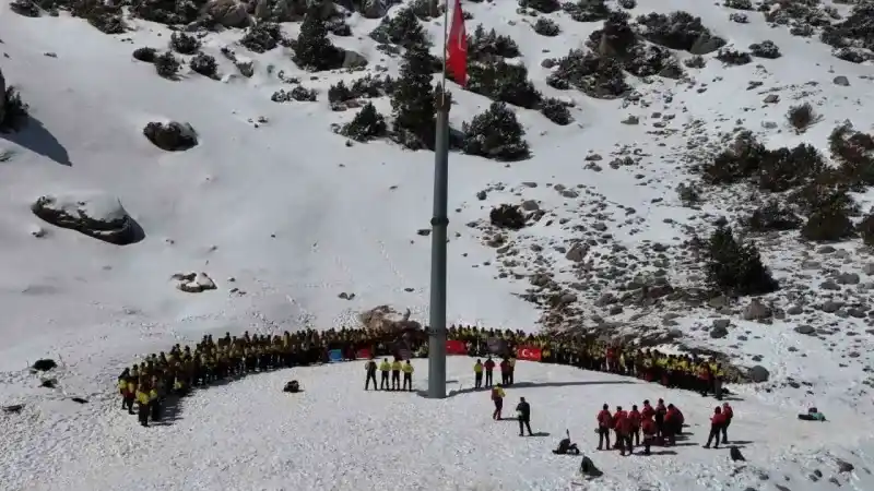 Yazıcıoğlu, ölümünün 15. yıldönümünde Keş Dağı’nda anıldı Yazıcıoğlu, ölümünün 15. yıldönümünde Keş Dağı’nda anıldı