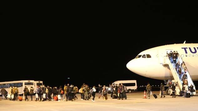 Eğitim için İrlanda’da olan öğrencilerden 305’i Sivas’a geldi