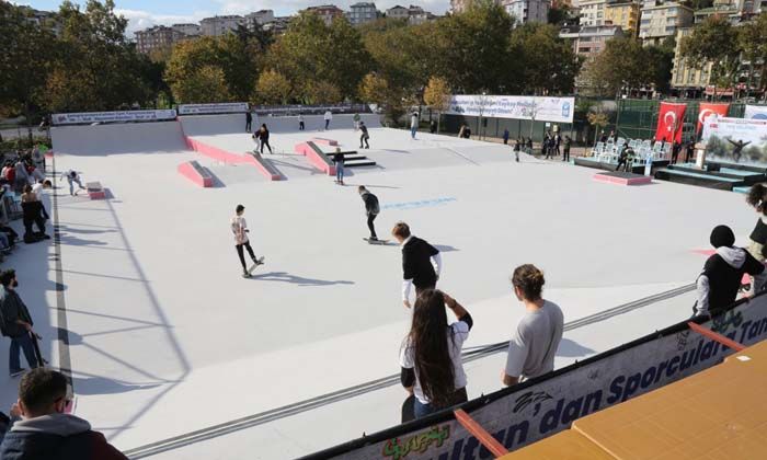Türkiye’nin en büyük kaykay pisti Eyüpsultan’da