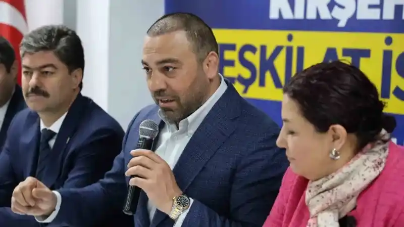 Bakan Yardımcısı Yerlikaya: "Onlar vaat ediyor, biz yapıyoruz" Bakan Yardımcısı Yerlikaya: "Onlar vaat ediyor, biz yapıyoruz"