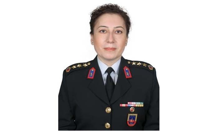 Kıdemli Albay Özlem Yılmaz tuğgeneralliğe terfi ettirildi