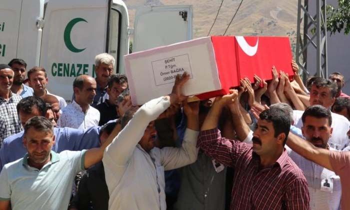 Şehit Piyade Teğmen Ömer Bağra dualarla köyünde defnedildi