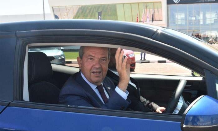 KKTC Cumhurbaşkanı Tatar milli otomobil GÜNSEL ile test sürüşü yaptı