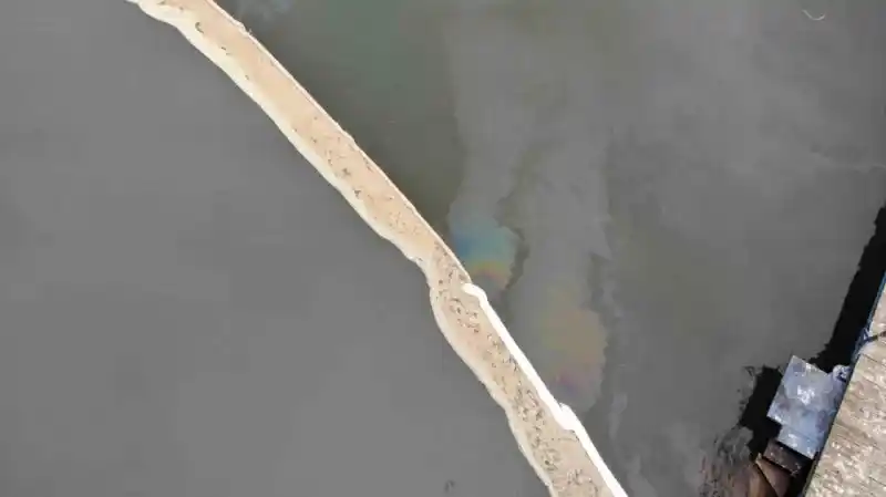 Milyonların içme suyu olan Sapanca Gölü’ne akaryakıt sızdı