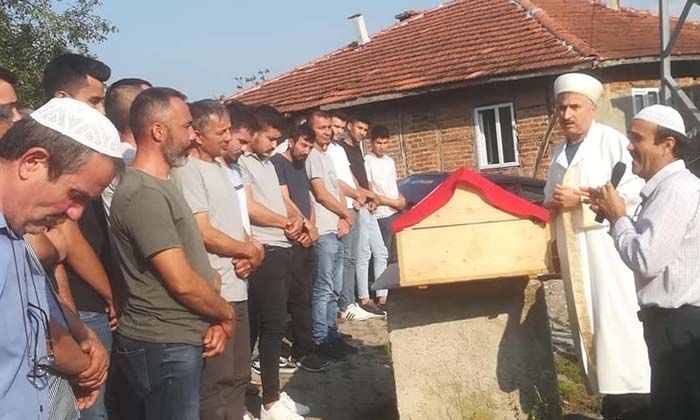 Zonguldak’ta trafik kazasında hayatını kaybeden Onur Abacı defnedildi