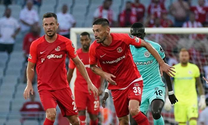 Ümraniyespor evinde Antalyaspor’a kaybetti