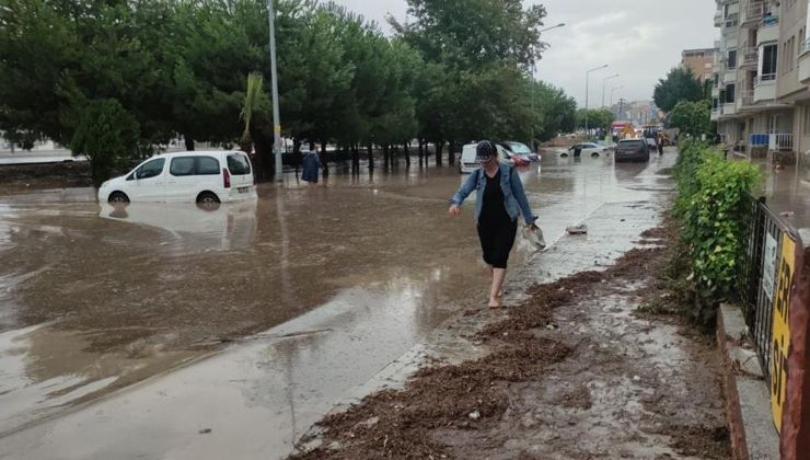 Bursa’da sağanak yağış sele dönüştü, hayat felç oldu