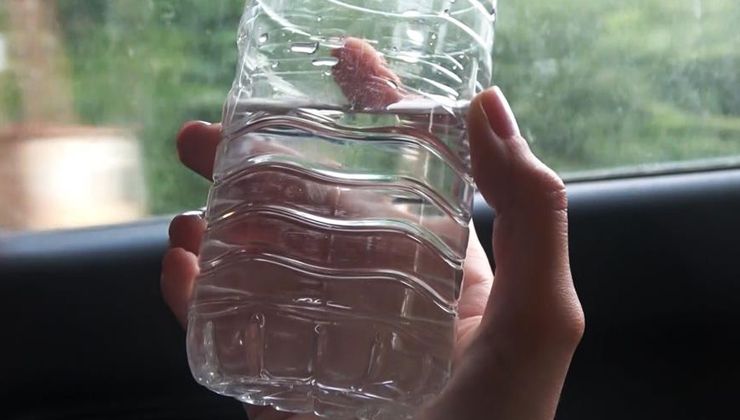 Prof. Dr. Arıca uyardı: Araç içinde sıcakta 2,3 saatten fazla bulunmuş sıvıyı tüketmemeliyiz