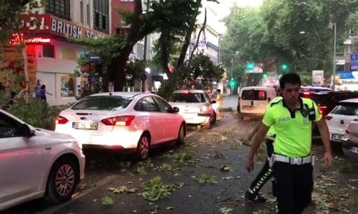 Fırtına sebebiyle inşaatta kolon devrildi, bir kişi hayatını kaybetti