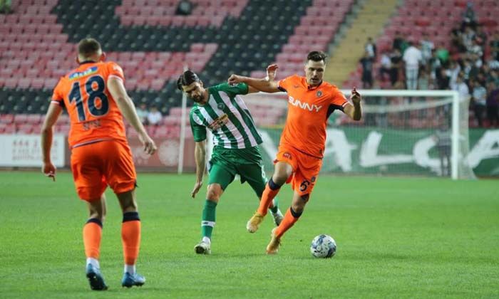 Konyaspor ile Medipol Başakşehir golsüz berabere kaldı