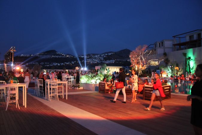 Bodrum’un gözde projesi Velux Yalıkavak muhteşem bir gecede görücüye çıktı