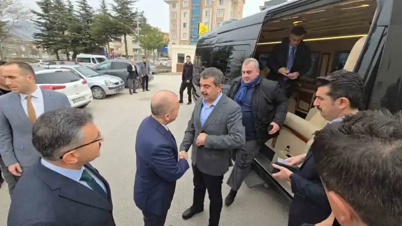 Bakan Tekin acı haberi Tokat’ta aldı, programlarını yarıda kesip Ankara’ya döndü