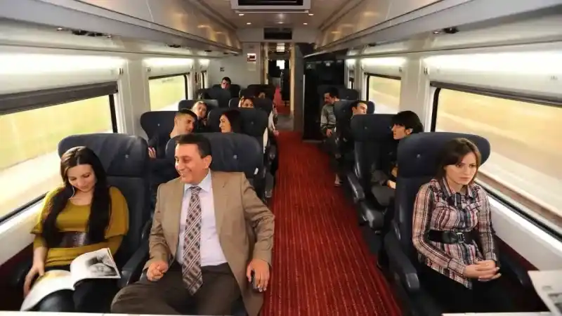 Ulaştırma ve Altyapı Bakanı Uraloğlu: “Emeklilerimize trenlerde yüzde 10 indirim uygulayacağız" Ulaştırma ve Altyapı Bakanı Uraloğlu: “Emeklilerimize trenlerde yüzde 10 indirim uygulayacağız"