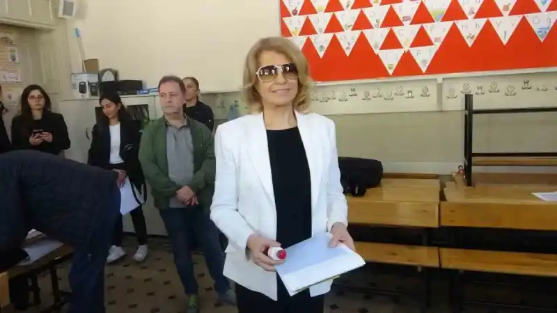 Eski Başbakan Tansu Çiller oyunu kullandı