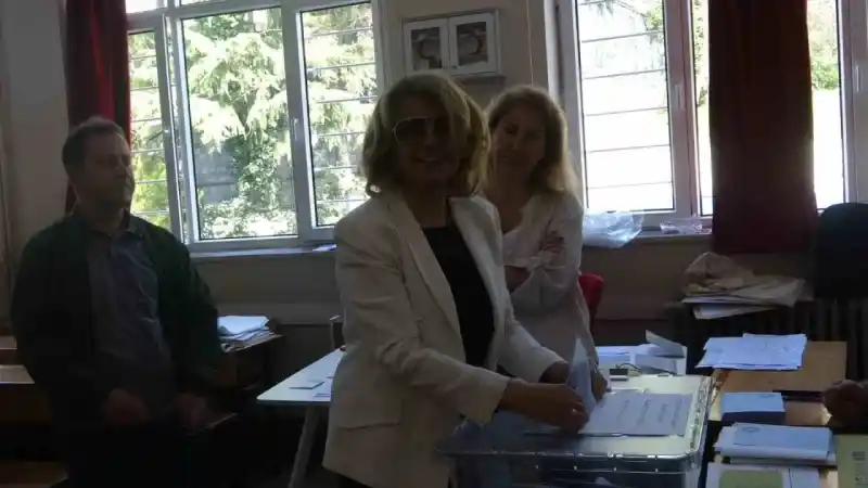 Eski Başbakan Tansu Çiller oyunu kullandı Eski Başbakan Tansu Çiller oyunu kullandı