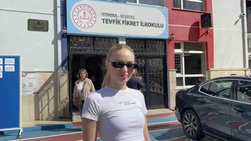 Oyuncu Nilperi Şahinkaya’nın sandıkta zor anları