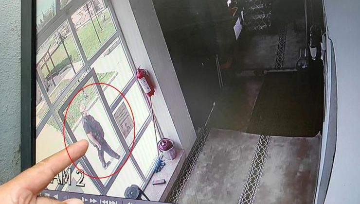 Asırlık camide ihtiyaç sahipleri için toplanan paraları çaldılar