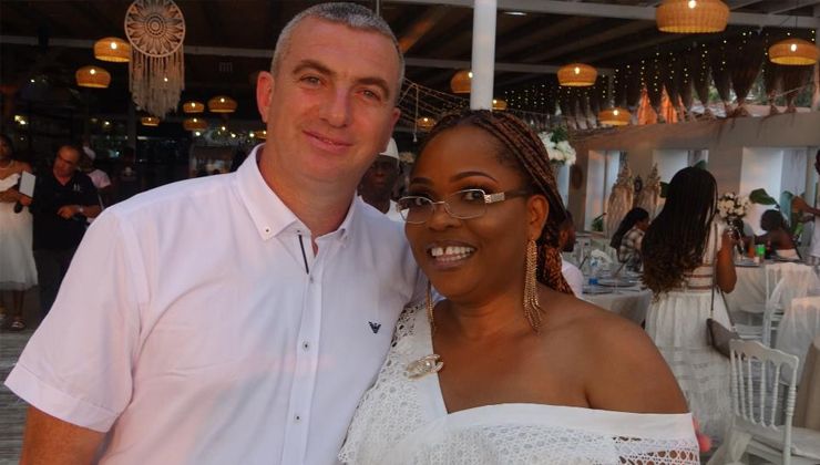 Evliliklerinin 25. yılını kutlamak için Londra’dan Marmaris’e geldiler