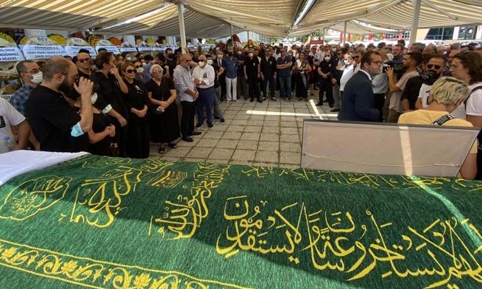 Bursalı iş adamı Gökçin Aras son yolculuğuna uğurlandı Bursalı iş adamı Gökçin Aras son yolculuğuna uğurlandı