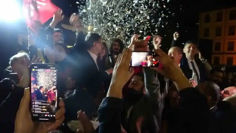 Kütahya’da CHP’li Eyüp Kahveci belediye başkanı oldu