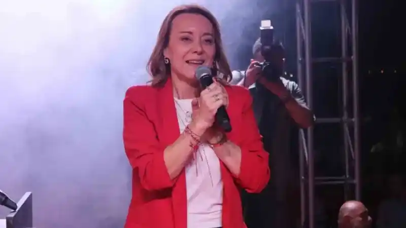 İzmir’de 8 kadın belediye başkanı dönemi