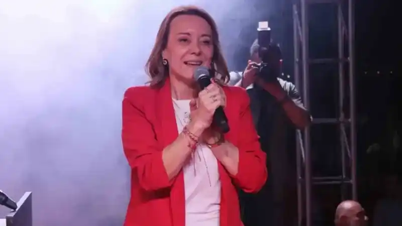 İzmir’de 8 kadın belediye başkanı dönemi