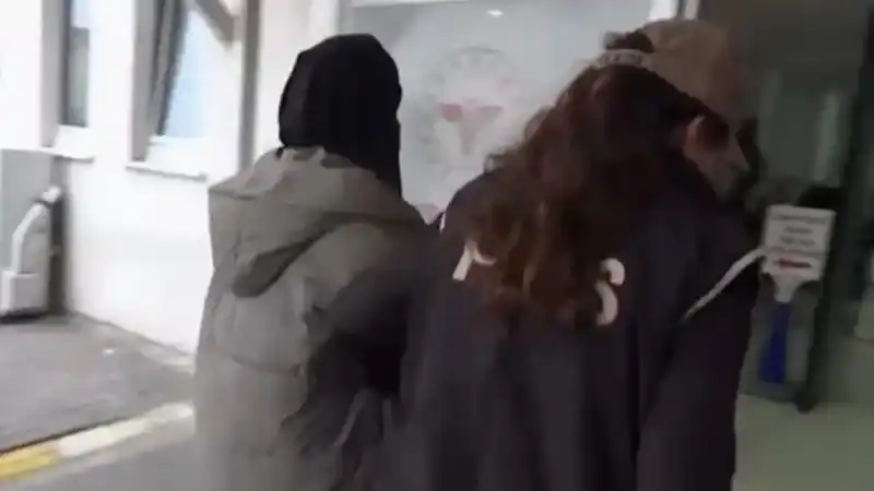 Terör saldırısı için hazırlık yapan 2 DEAŞ’lı, İstanbul’da jandarma ve polis kıyafetiyle yakalandı