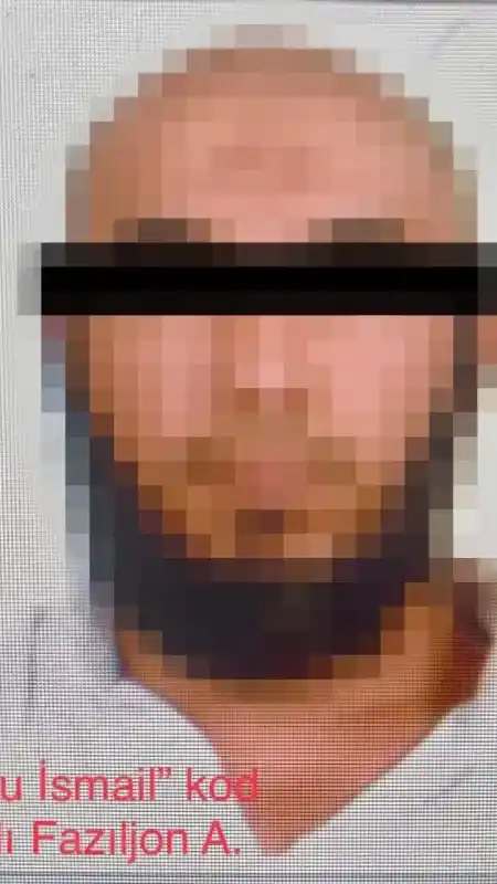 Terör saldırısı için hazırlık yapan 2 DEAŞ’lı, İstanbul’da jandarma ve polis kıyafetiyle yakalandı