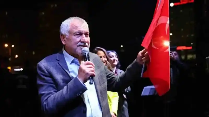 CHP Adana’da hem büyükşehir hem de 9 ilçeyi kazandı