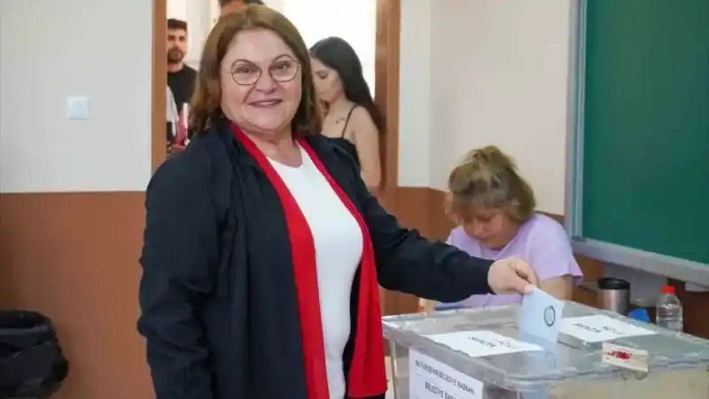 Didim’in ilk kadın belediye başkanı Hatice Gençay oldu