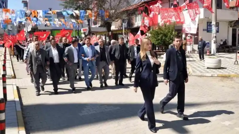 Zeynep Çelik Türkiye’nin en genç kadın belediye başkanı oldu