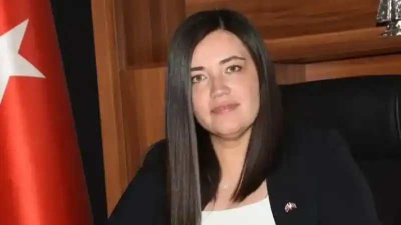 Simav’ın ilk kadın Belediye Başkanı Kübra Tekel Aktulun