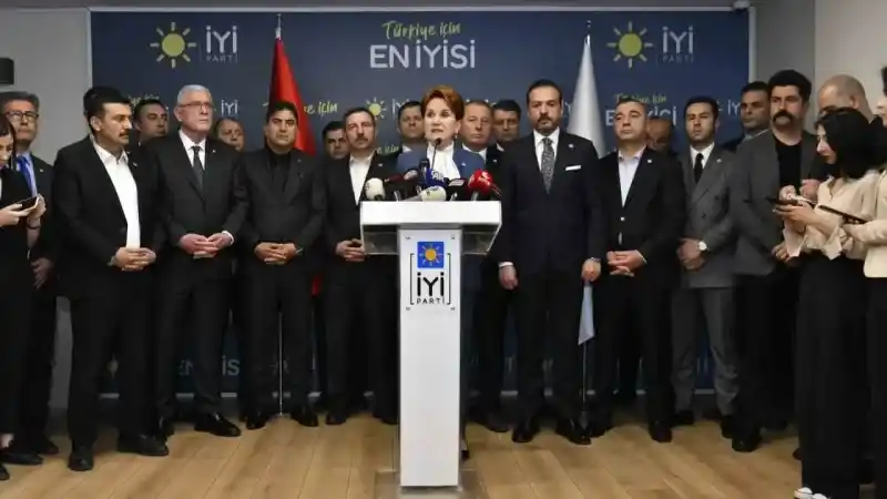 İYİ Parti Genel Başkanı Akşener: "En kısa sürede olağanüstü seçimli kongremizi toplayacağız"