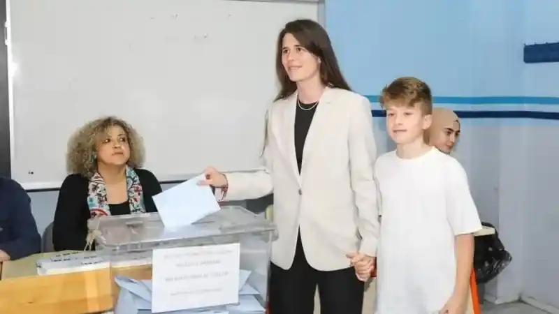 İzmir’e 33’lük iki başkan