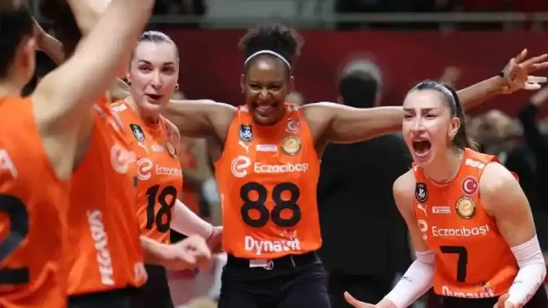 Eczacıbaşı Dynavit, play-off yarı final etabında avantajı kaptı