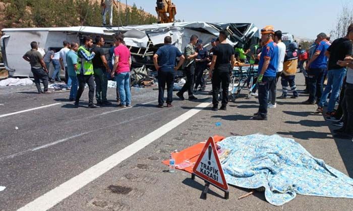 Gaziantep’te feci kaza: 16 ölü, 22 yaralı