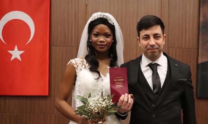 Uşak’a Fas’tan 171 gelin geldi