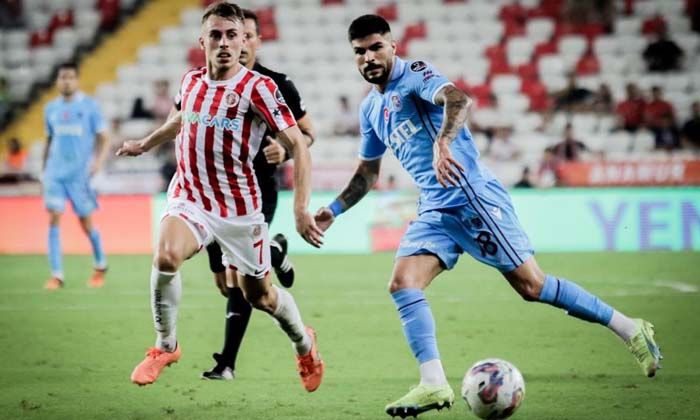 Antalyaspor, Trabzonspor’u farklı mağlup etti