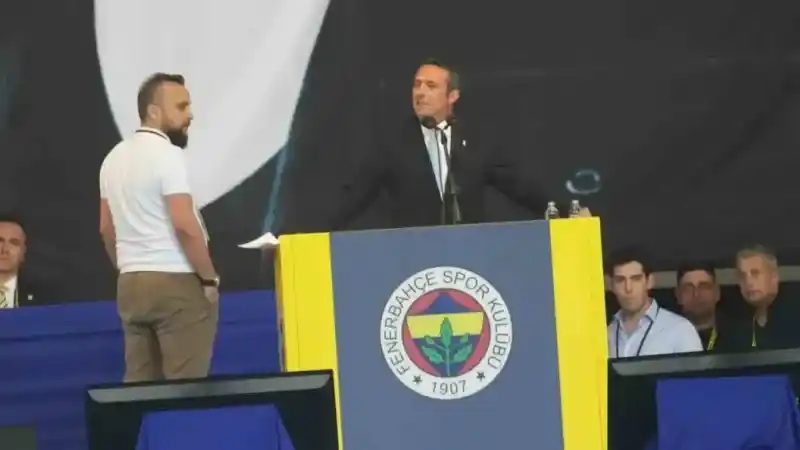 Fenerbahçe kongre üyeleri, yönetim kuruluna yetki verdi