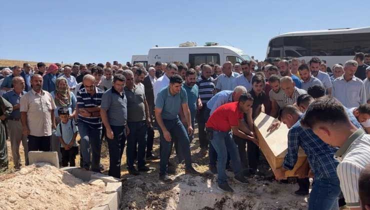 Mardin’deki katliam gibi kazada ölen 20 kişi toprağa verildi