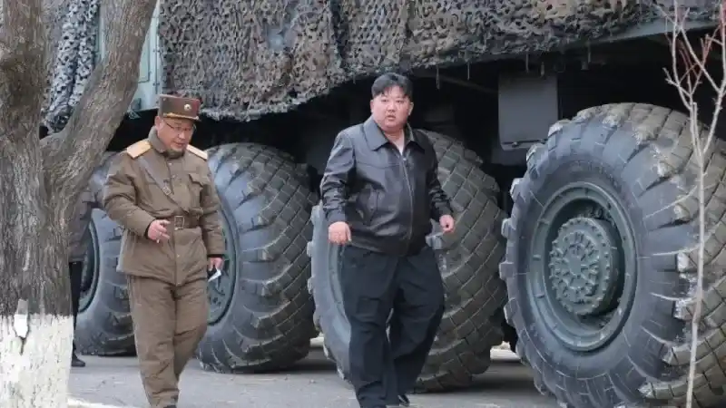 Kuzey Kore’nin hipersonik savaş başlığı taşıyan yeni balistik füzesi başarıyla denendi