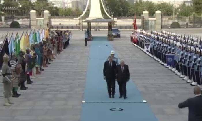 Erdoğan, Filistin Devlet Başkanı Abbas’ı resmi törenle karşıladı