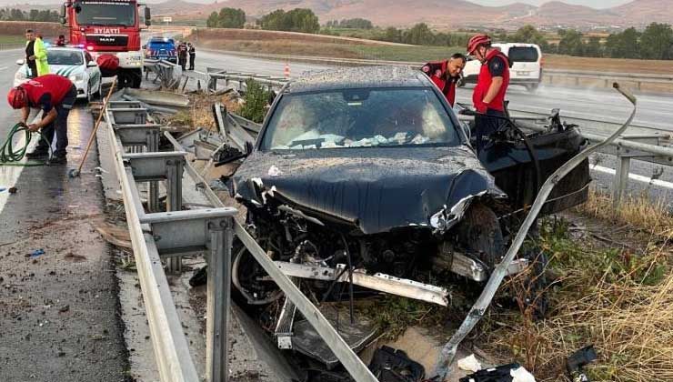 İstanbul-İzmir otoyolunda korkunç kaza: Anne-baba öldü, iki çocukları yaralandı
