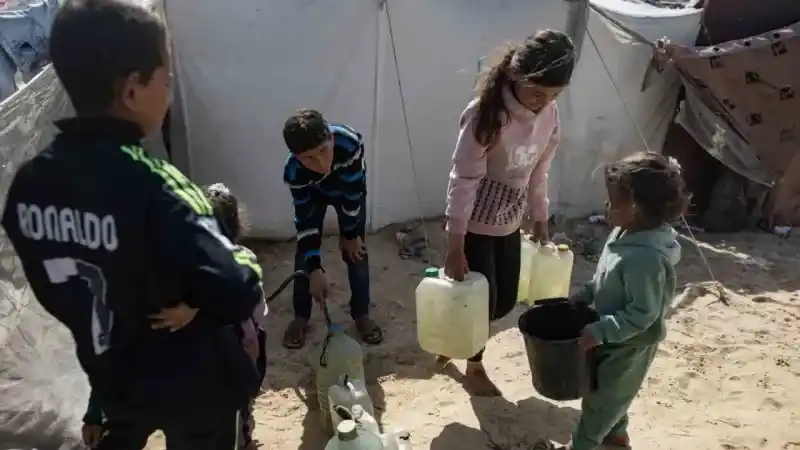 Gazze’de açlık ve susuzluktan ölen çocuk sayısı 31’e yükseldi