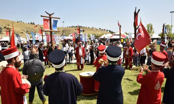 ‘Malazgirt Zaferi’nin 951. Yıl Dönümü Anma Etkinlikleri’ne büyük ilgi