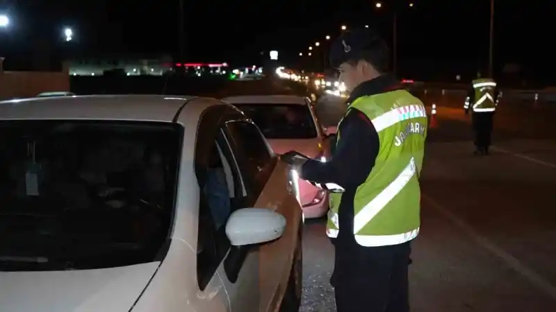 43 ilin geçiş güzergahında bayram yoğunluğu başladı, denetimler sıklaştırıldı