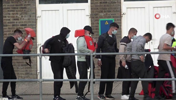 Fransa’dan İngiltere’ye 1 günde bin 295 sığınmacı geldi