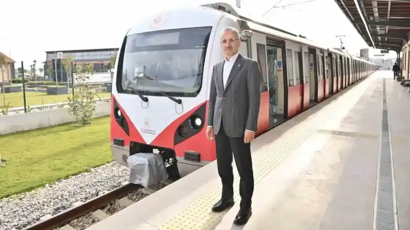 Bakan Uraloğlu: “Bosna Bulvarı-Bahçelievler-Kazım Karabekir Raylı Sistem Hattı’nı biz yapacağız” Bakan Uraloğlu: “Bosna Bulvarı-Bahçelievler-Kazım Karabekir Raylı Sistem Hattı’nı biz yapacağız”